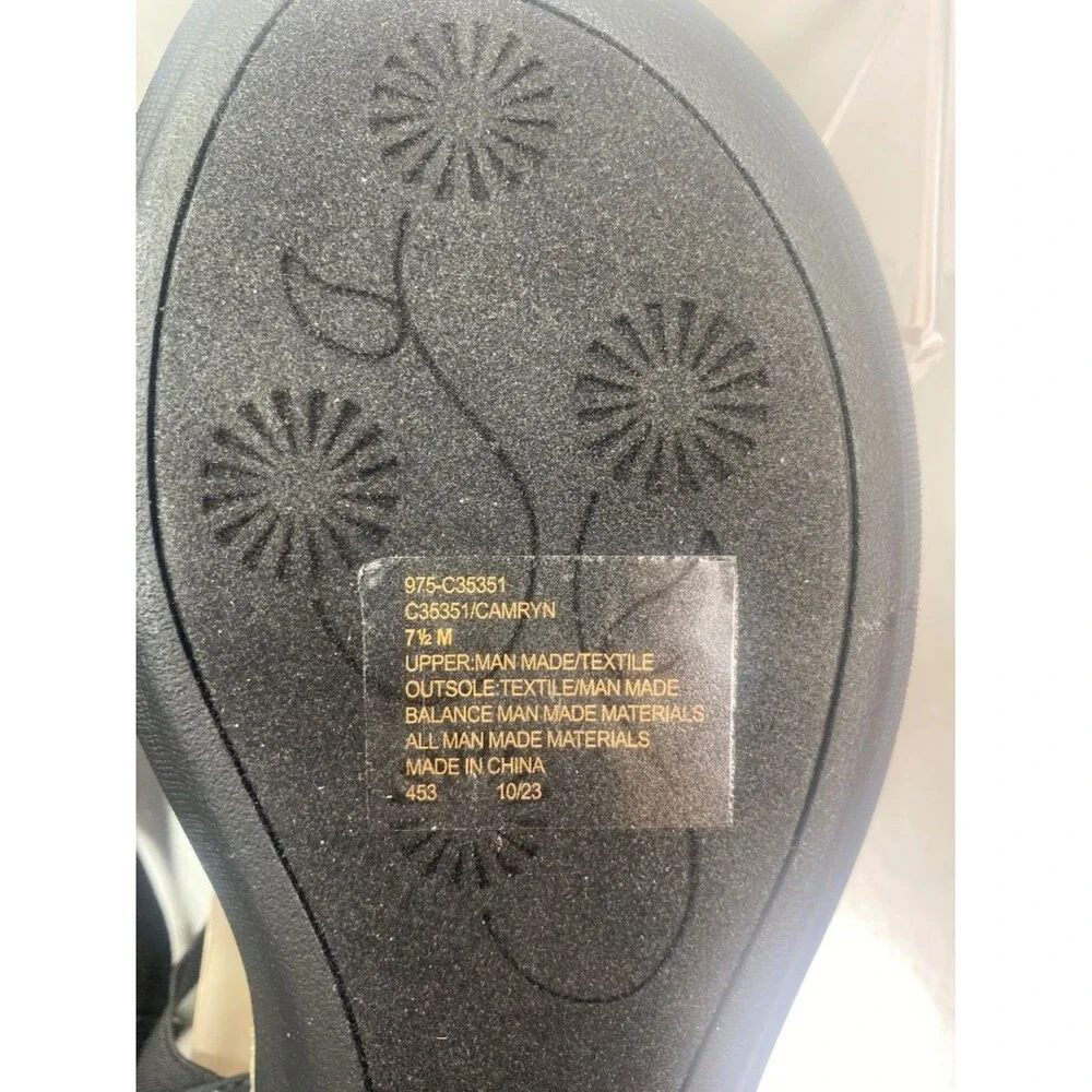 Cliffs By White Mountain Camryn Wedge Sandal Size 7 1/2 M. NEW No Box.